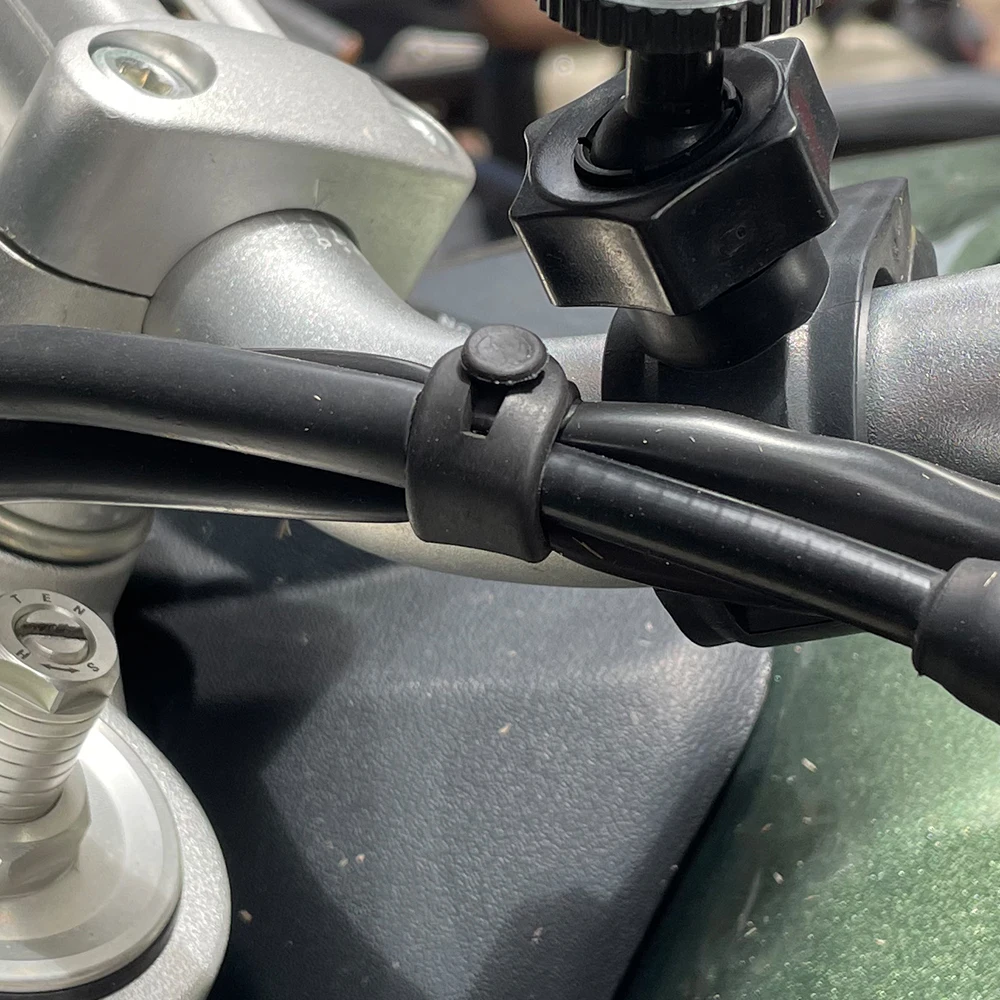 Ducati モンスタームルティストラーダ 1200 796 - Monstera Adansonii のレビューと価格